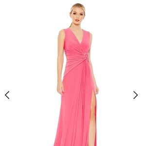 6383-MAC DUGGAL LONG SLEEVELESS GOWN-PRICED TO SELL FAST!